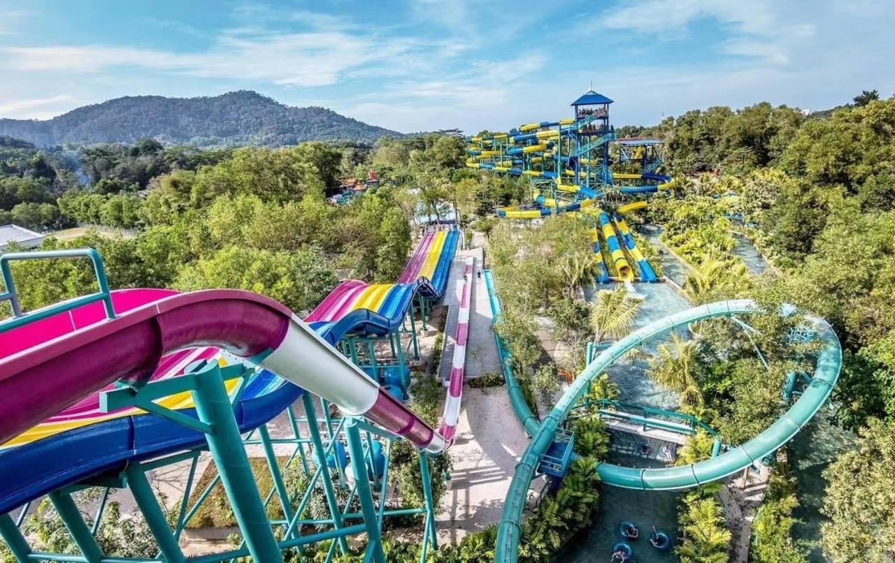 Вилла Batuferringhi Children Waterslid Paradise 3Mins To The Beach Бату-Ферринги Экстерьер фото